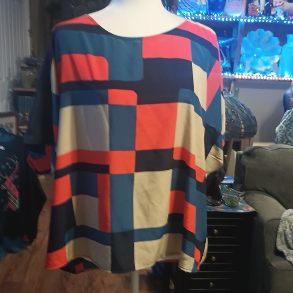 Colorful Geometric Women's Top By Xhilaration Size 1X